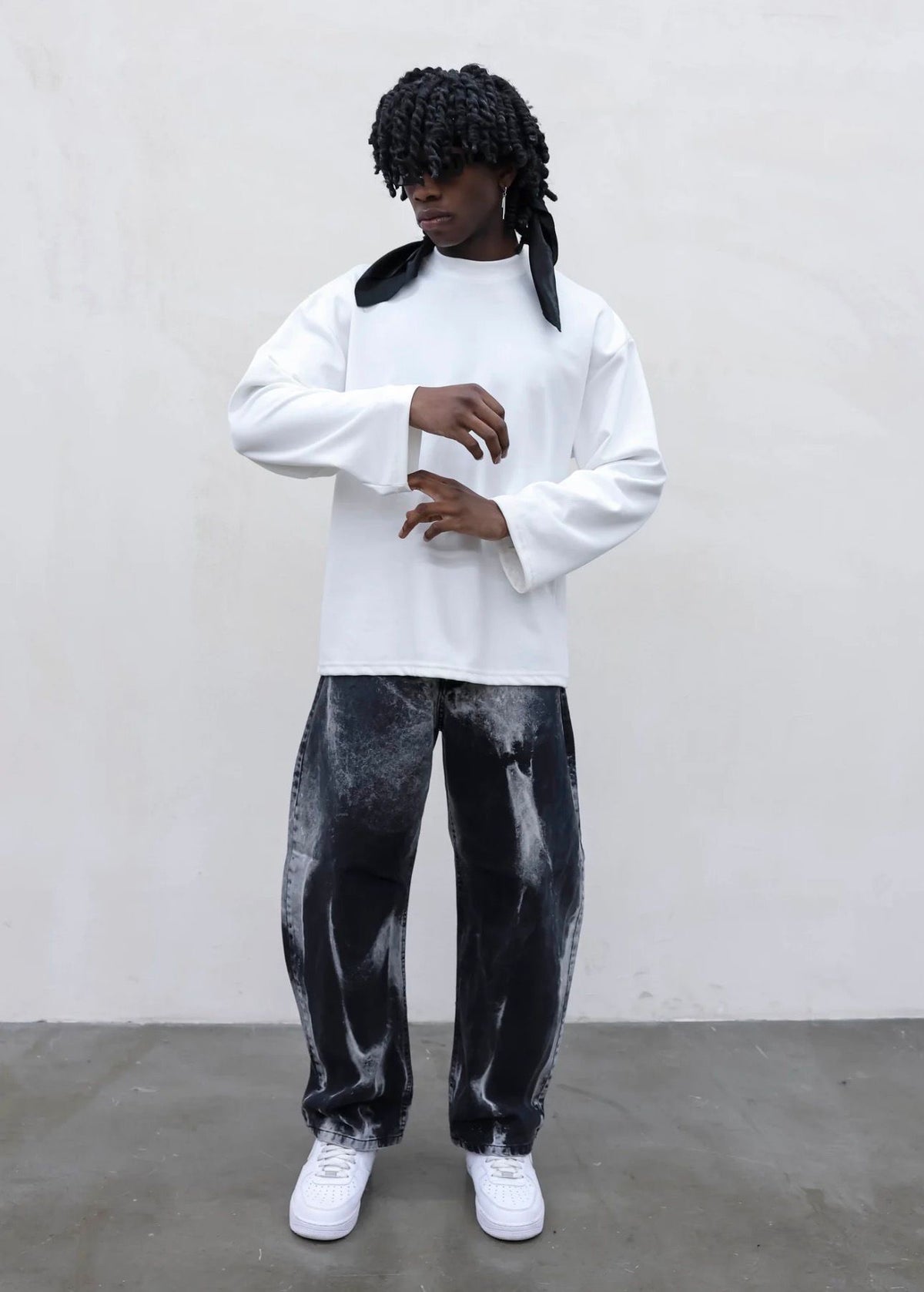 PRESENT DAY Long Sleeve Bianco