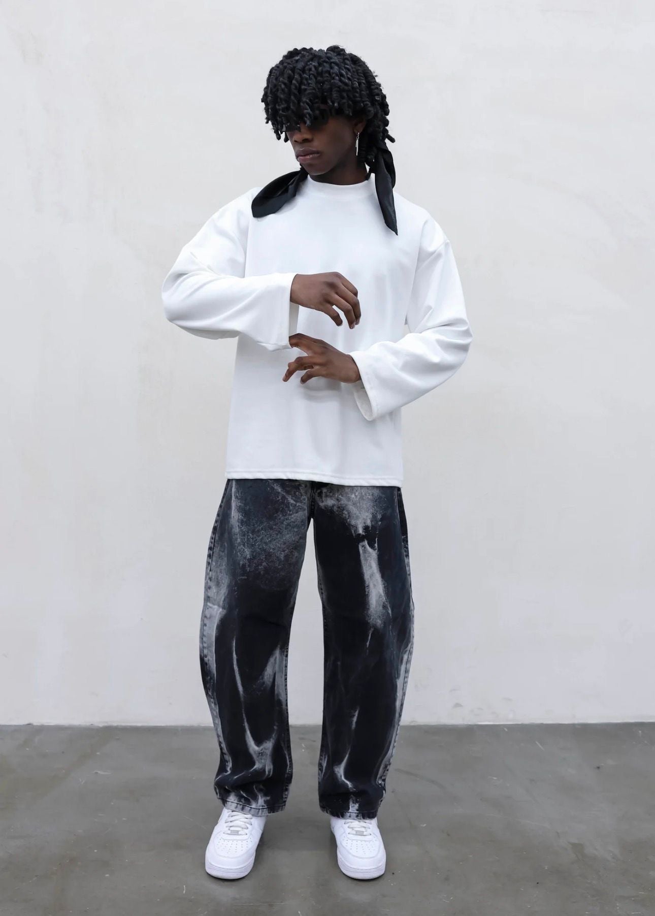 PRESENT DAY Long Sleeve Bianco