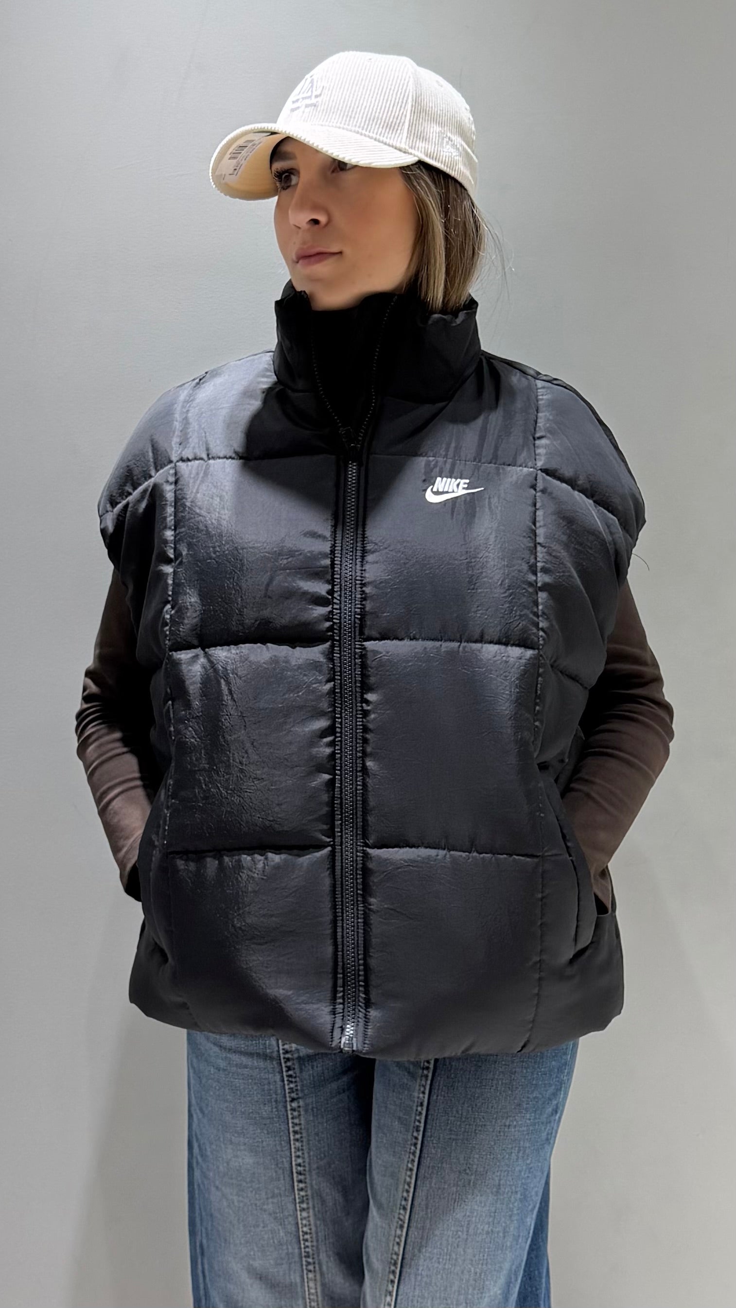 Giubbotto Smanicato Nike Donna over size Nero