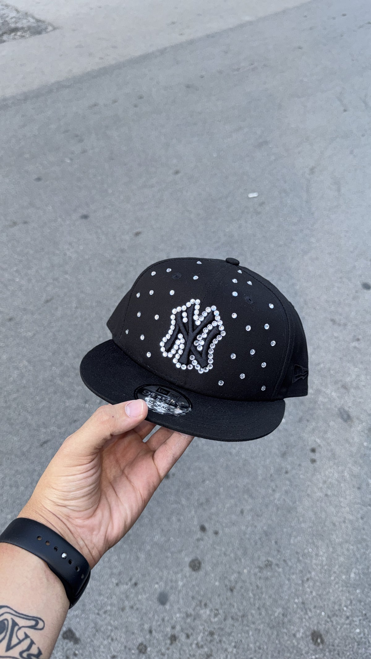 NEW ERA CUSTOM Cappello Visiera Piatta NY Con Strass Nero