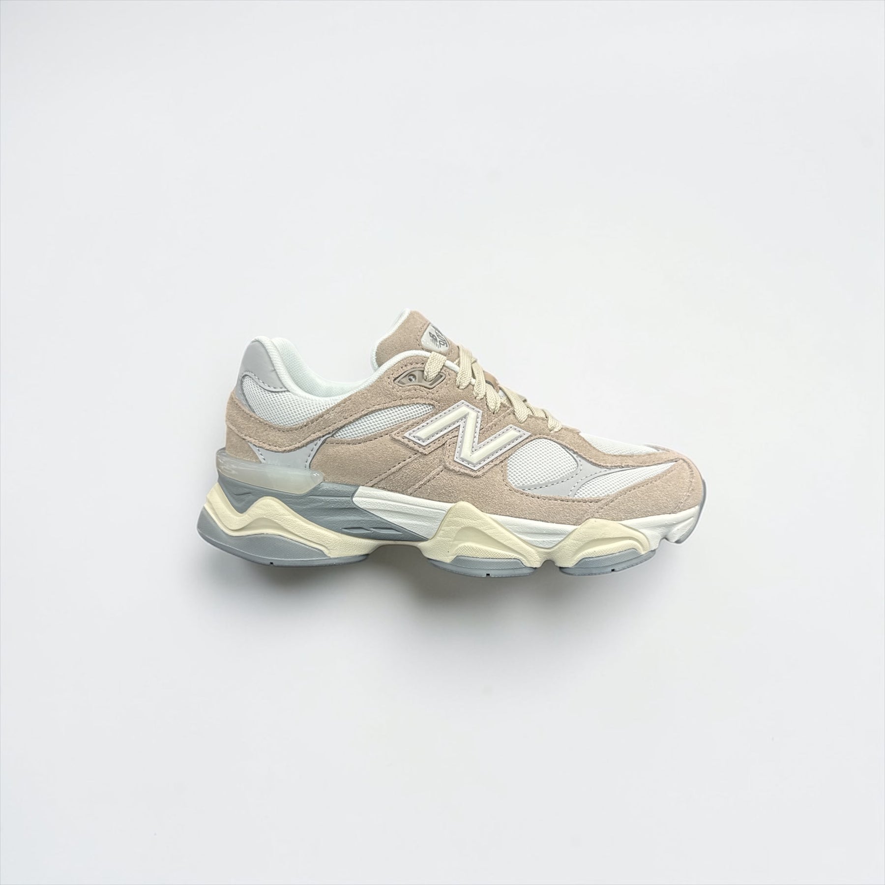 New Balance 9060 Beige Scuro