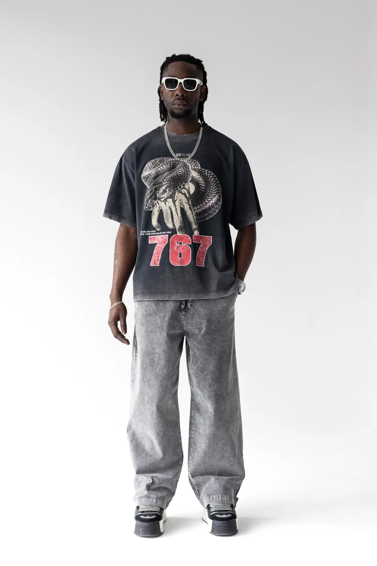 BLACK ISLAND T-Shirt In Cotone Sfumata Cropped Con Stampa Centale Nero Stone Wash