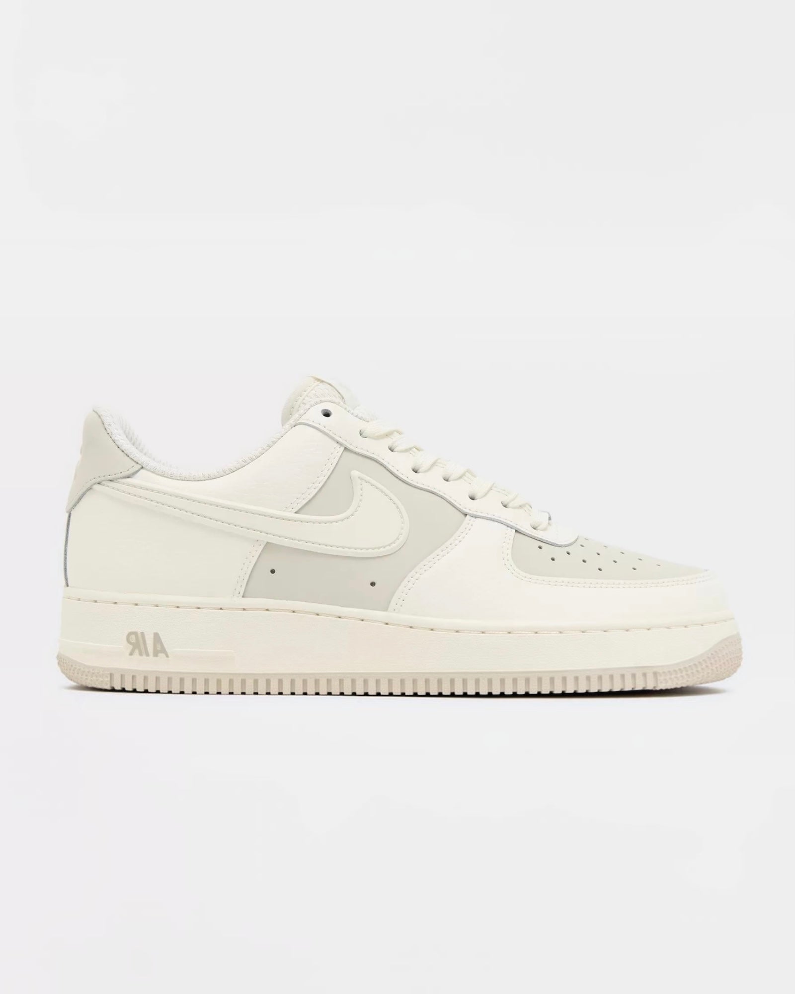 NIKE Air Force 1 In Pelle Panna/Beige