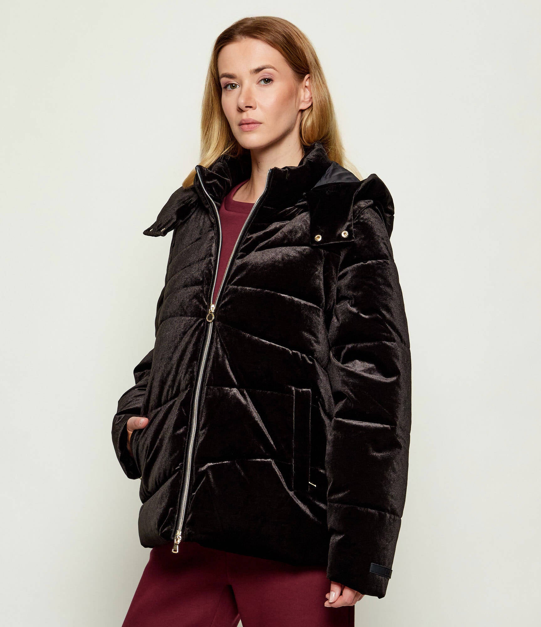 EMPORIO ARMANI DONNA GIUBBOTTO/SMANICATO EFFETTO CINIGLIA NERO