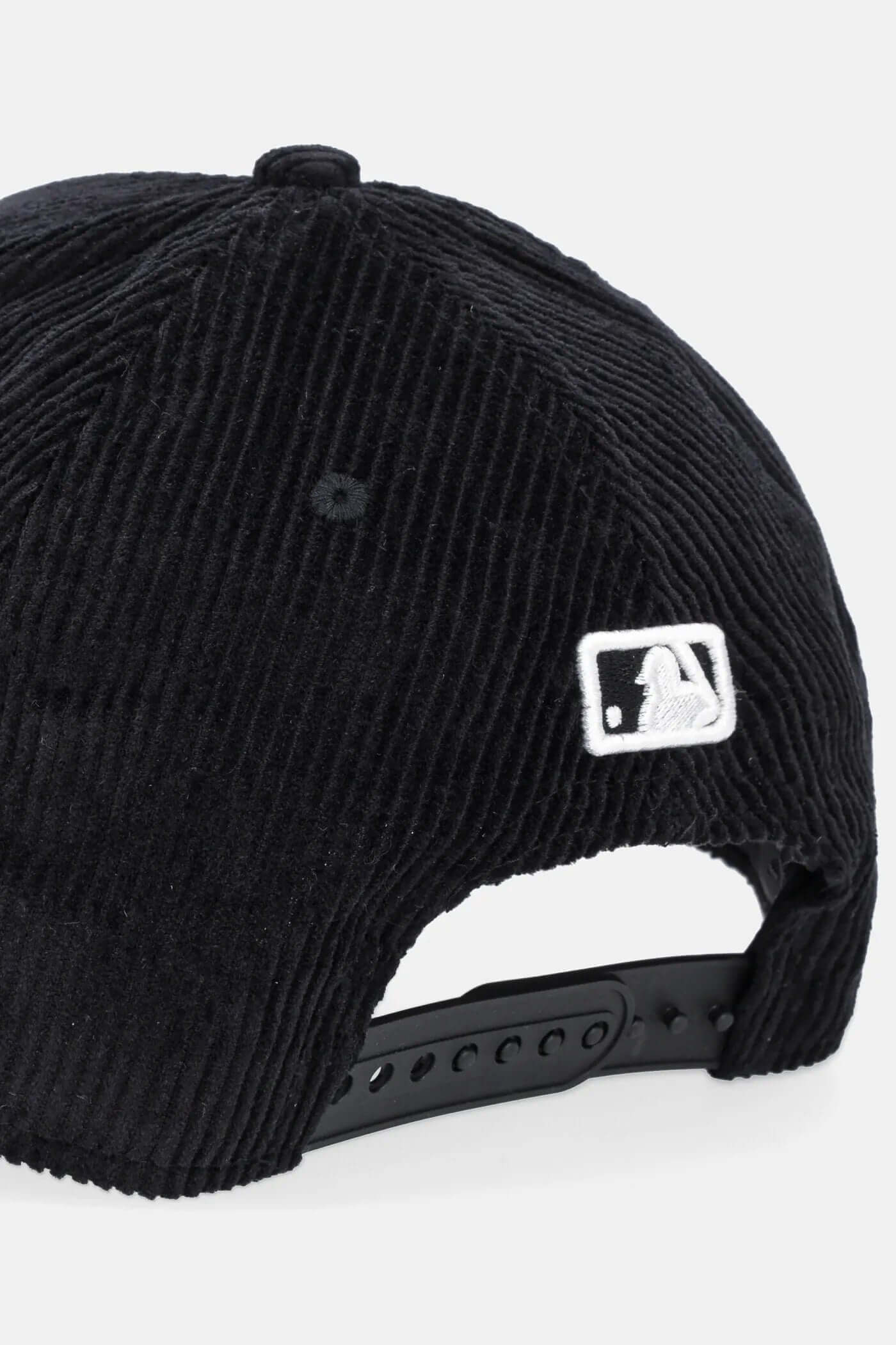 NEW ERA Cap Nero/Bianco a Costine 9Forty NY Yankees