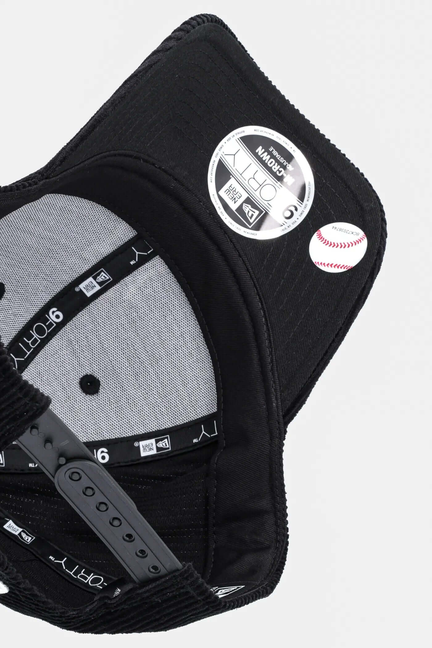 NEW ERA Cap Nero/Bianco a Costine 9Forty NY Yankees