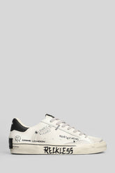 CRIME LONDON Distressed Bianca Con Scritte Nere