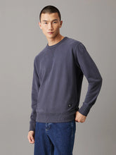 WOVEN LABEL CREW NECK