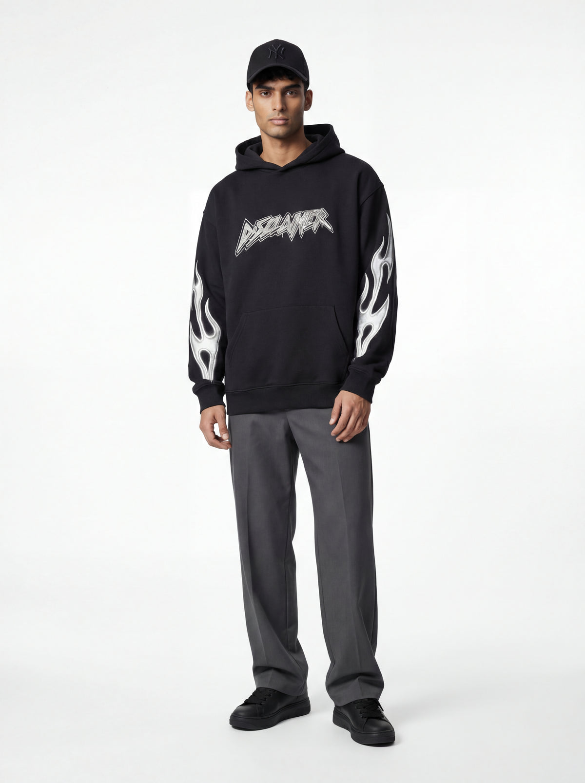 Brian Mills Sneakers in + DISCLAIMER Felpa Con + JXMARY GRIGIO PANTALONE + New Era Cap Fantasia - 19