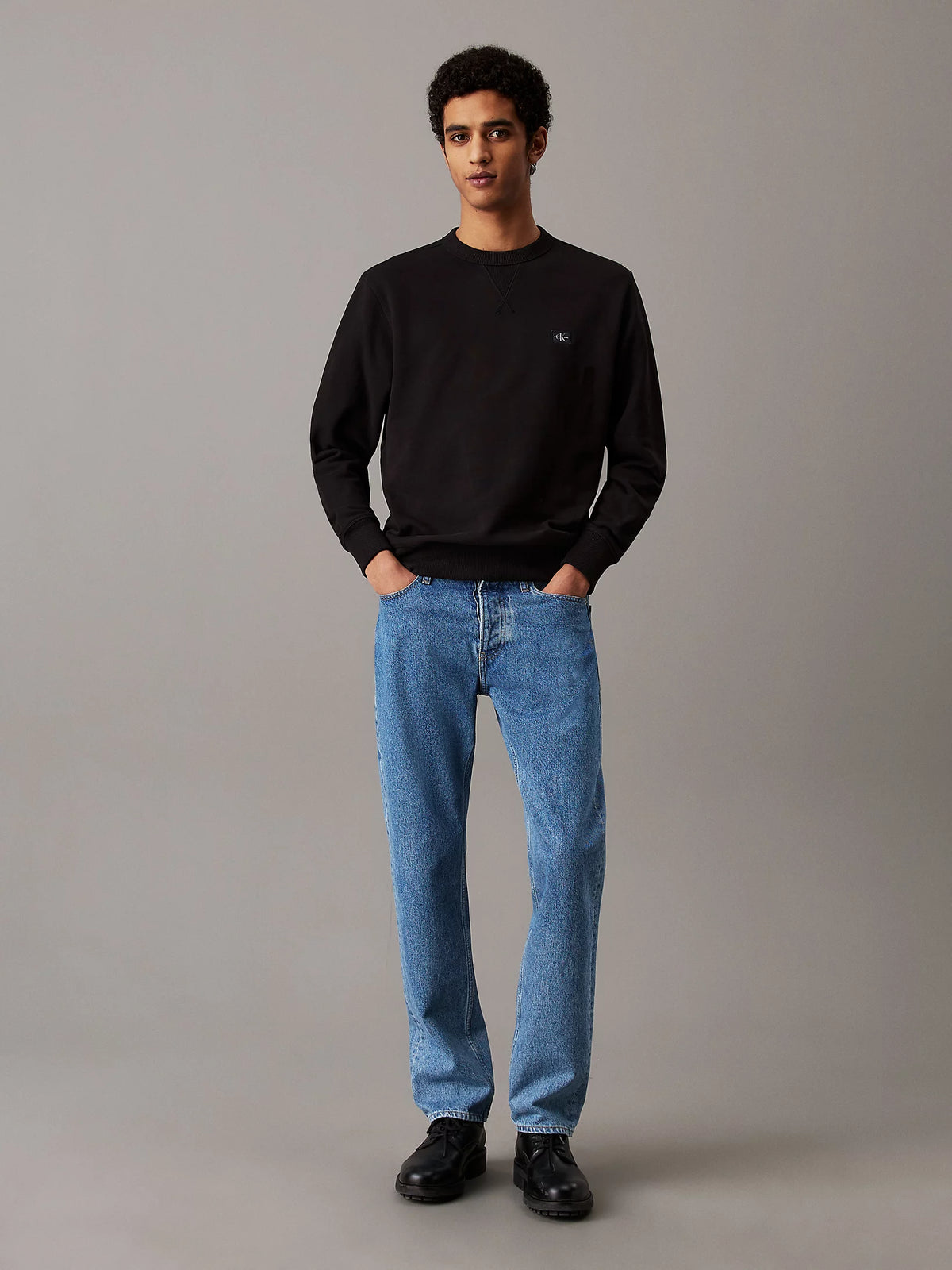 WOVEN LABEL CREW NECK