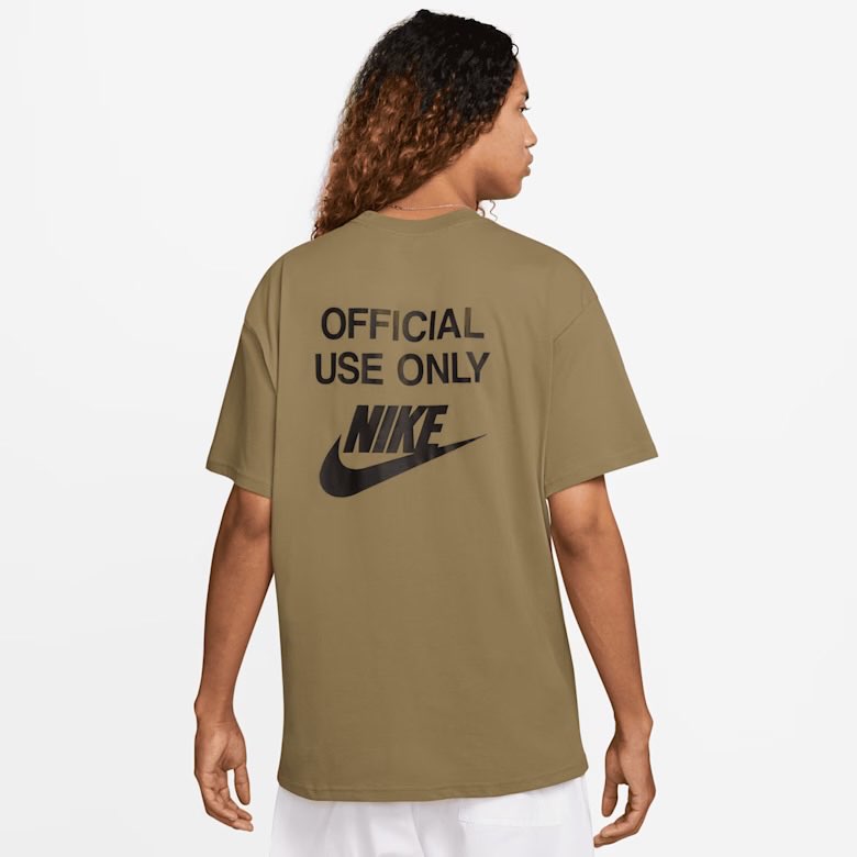 NIKE T-shirt Logo Nero Piccolo
Avanti E Logo Grande Dietro In Cotone Beige