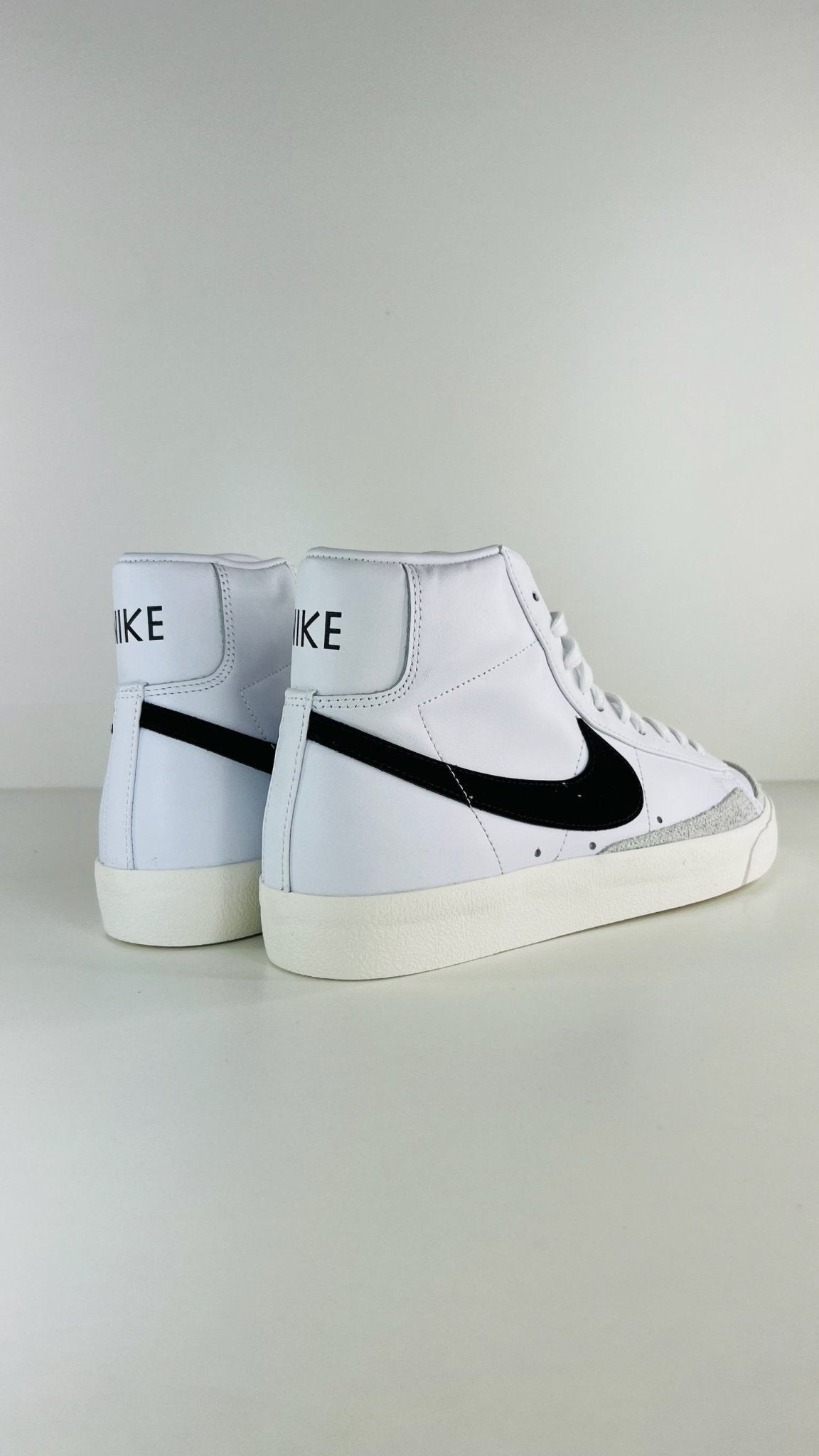 Blazer Mid ‘77 White Black - Nike