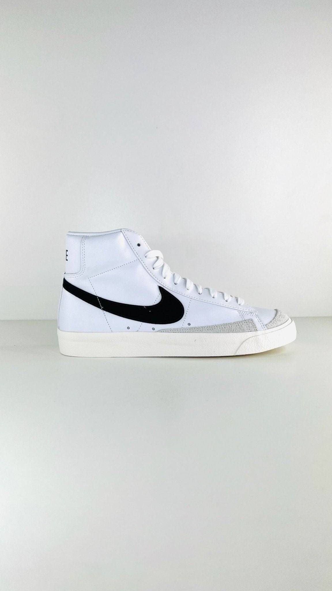 Blazer Mid ‘77 White Black - Nike