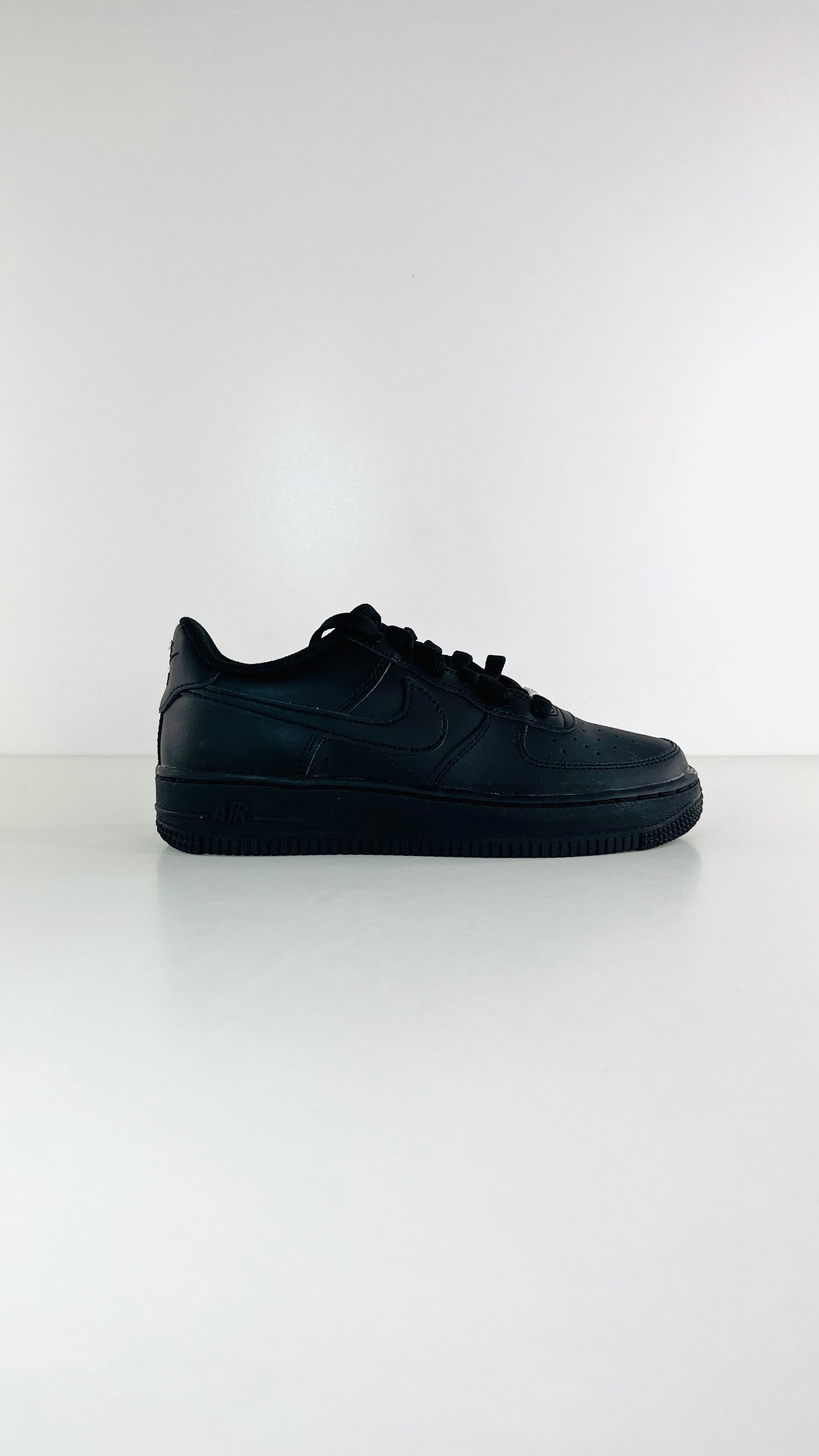 Air Force total black