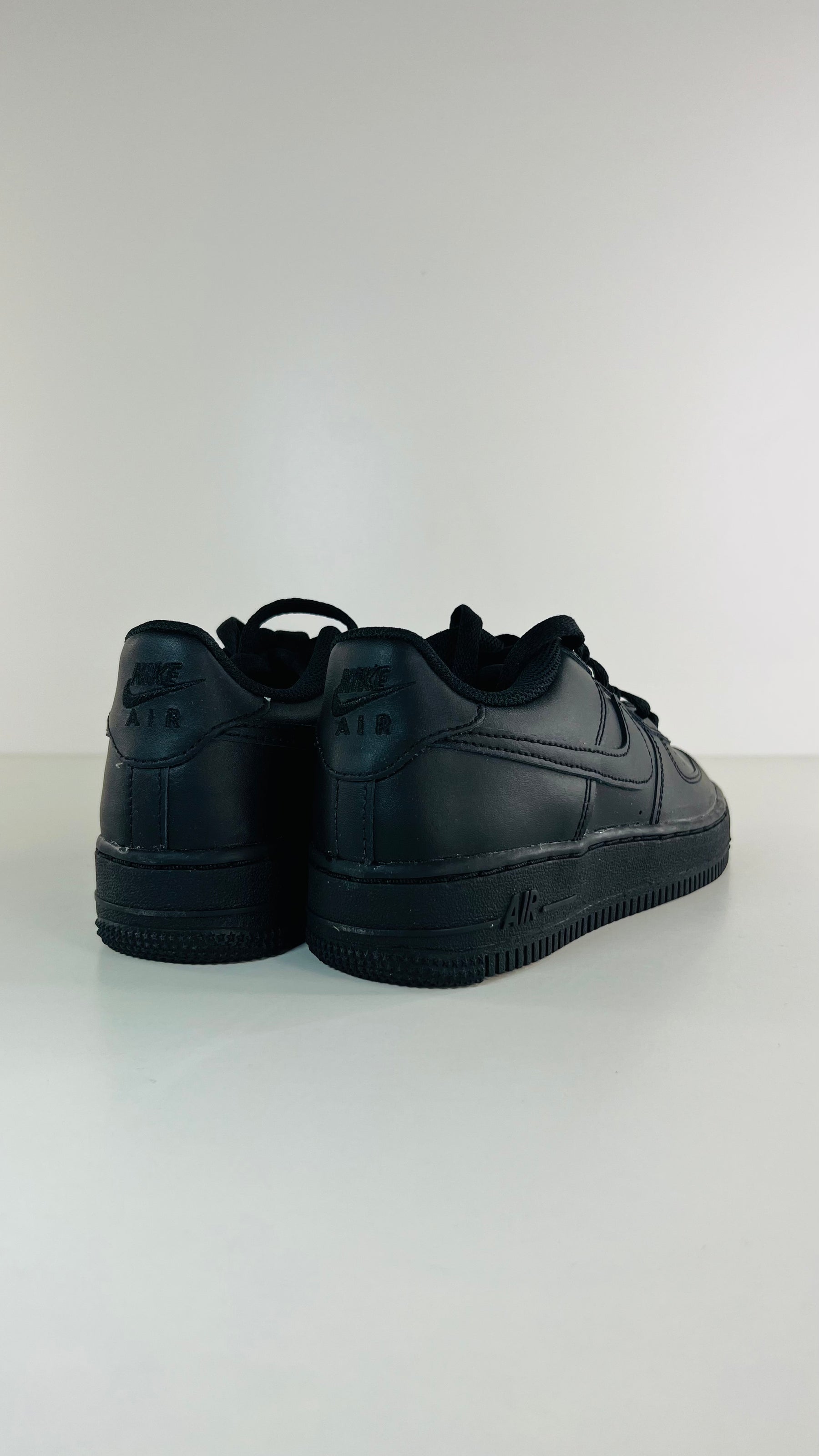 Air Force total black